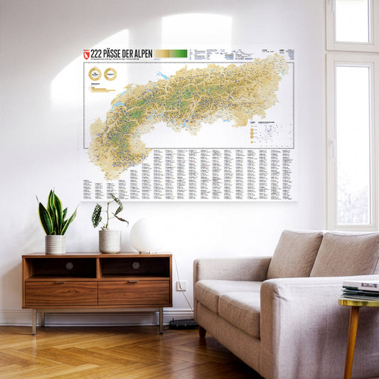 222 Pässe der Alpen als Wandkarte an einer Wand hängend